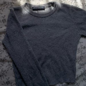 Brandy melville pullover shirt/sweater